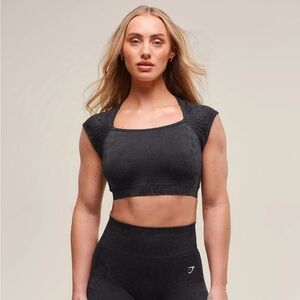 Black Cropped Gym Shark